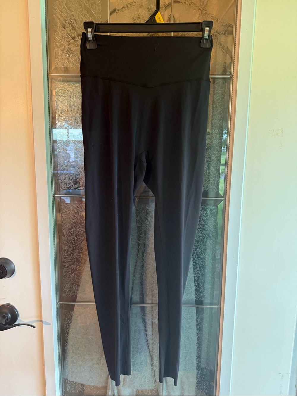 Victoria's Secret VSX Black Elevate side pocket leggings.